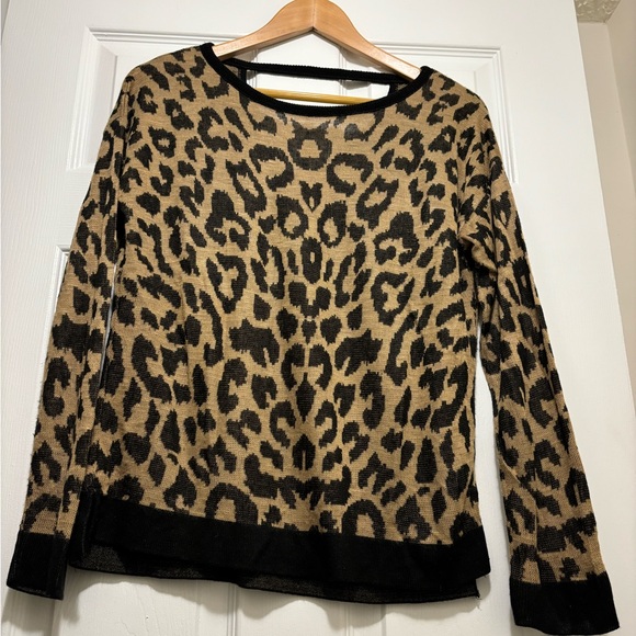 New York & Company Soho Jeans Long Sleeve Cheetah Print Top - Picture 3 of 8